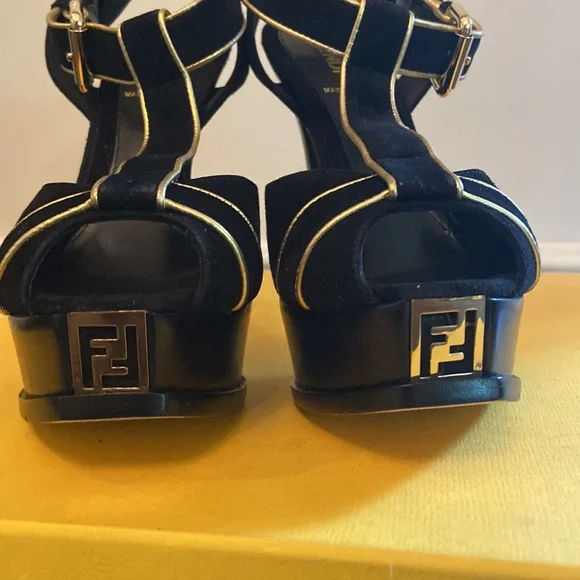 Fendi Size 37.5 - Picture 10 of 11